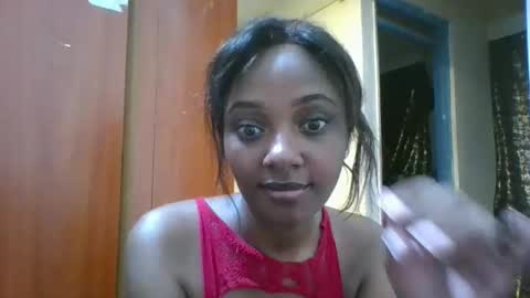 Snapshot of kayme96 chatting on October 26, 9:59 am kitty online show from October 26, 9:59 am