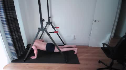 Snapshot of kaywolf89 chatting on November 8, 3:56 pm Neon online show from November 8, 3:56 pm