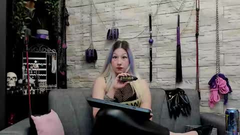 Miss Kazia online show from January 14, 1:55 am