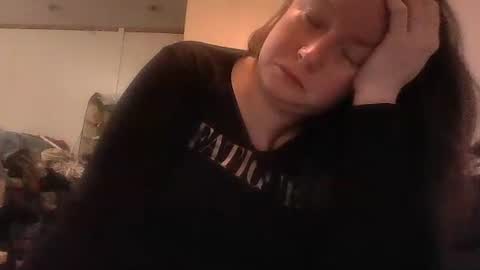 kcandler27 online show from November 26, 9:43 am