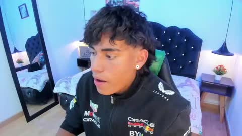 Snapshot of keevin_cross_ chatting on March 7, 2:01 pm Keevin online show from March 7, 2:01 pm