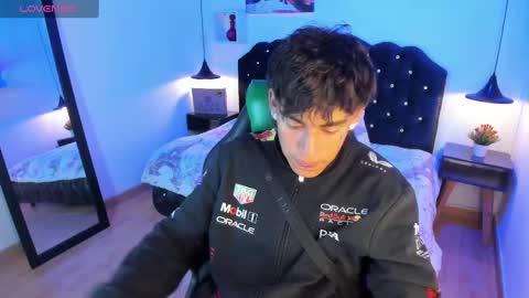 Snapshot of keevin_cross_ chatting on March 10, 3:20 pm Keevin online show from March 10, 3:20 pm