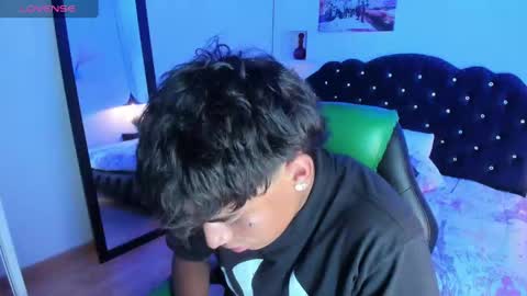 Snapshot of keevin_cross_ chatting on March 11, 4:51 pm Keevin online show from March 11, 4:51 pm