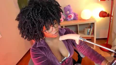 Kehlannis online show from February 25, 7:45 pm