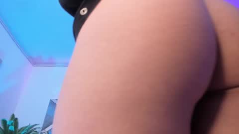 Keidy Monday to Saturday from 200 pm to 810pm  UTC-5 Colombia Time online show from October 9, 7:12 pm