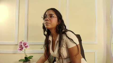 keila online show from September 25, 11:58 am