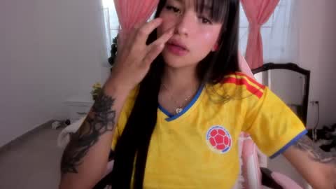 Snapshot of keilaa_ chatting on June 17, 8:43 pm Daniela online show from June 17, 8:43 pm