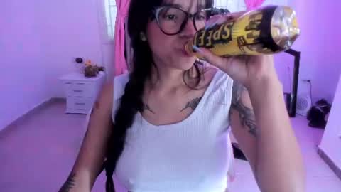Snapshot of keilaa_ chatting on July 22, 8:44 pm Daniela online show from July 22, 8:44 pm