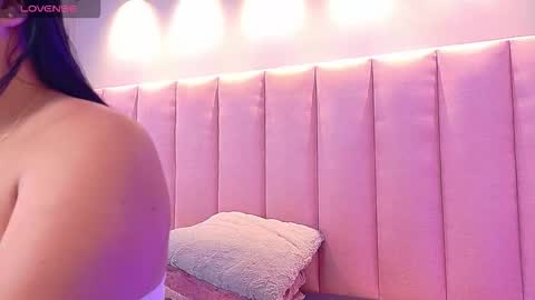 Keily Ross online show from January 18, 3:49 pm