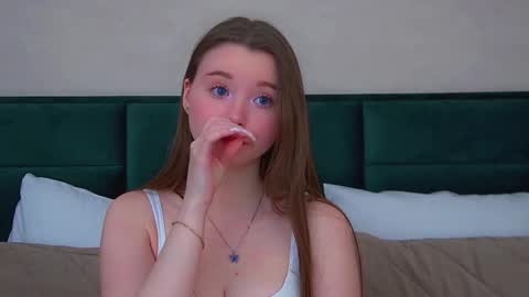 Keira online show from February 26, 6:40 pm