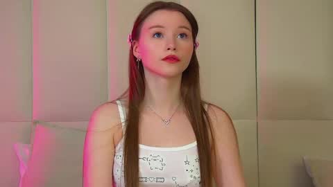 Keira online show from March 23, 6:01 pm