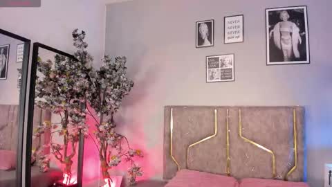 keirahartz online show from November 18, 3:34 am