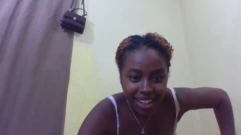 Snapshot of keisha759446 chatting on November 28, 5:15 pm keisha759446 online show from November 28, 5:15 pm