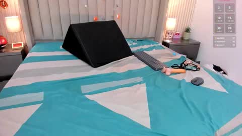 Keisha online show from November 2, 7:44 am