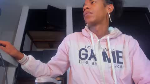 KEISY MARIANA  online show from April 16, 1:12 pm