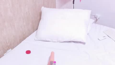 Snapshot of kelly_666 chatting on March 19, 3:21 am kelly_666 online show from March 19, 3:21 am