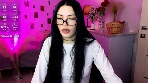 Snapshot of kelly__bunny chatting on July 18, 8:45 pm Kelly online show from July 18, 8:45 pm