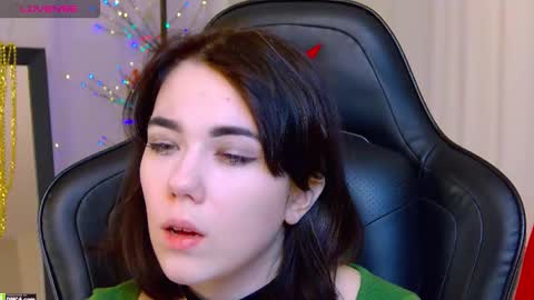 Snapshot of kelly_fooxx chatting on December 16, 9:47 am Kelly online show from December 16, 9:47 am