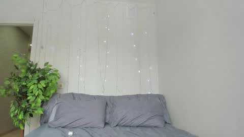 kelly_gerzikaaa online show from March 22, 4:27 am