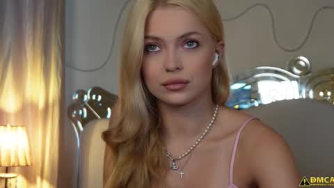 Kelly online show from October 21, 5:41 am