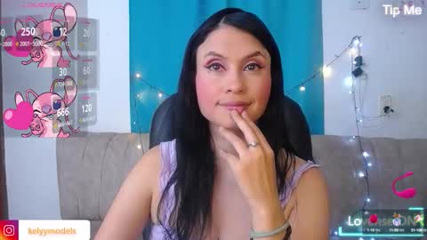 Snapshot of kelly_richardson1 chatting on October 1, 3:18 pm elena online show from October 1, 3:18 pm