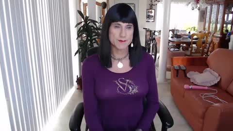 Snapshot of kellyannelynn chatting on October 11, 4:27 pm kellyanne Lynn but please call me fucktoy online show from October 11, 4:27 pm