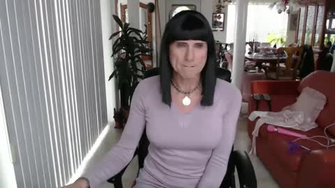 Snapshot of kellyannelynn chatting on November 3, 4:30 pm kellyanne Lynn but please call me fucktoy online show from November 3, 4:30 pm