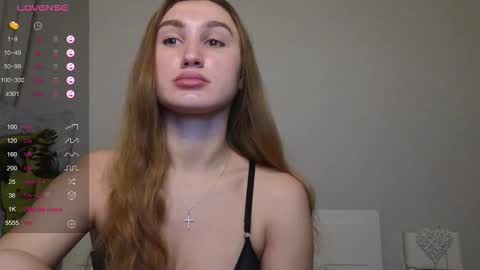 Snapshot of kellykeat chatting on October 7, 12:19 am Princess Kelly online show from October 7, 12:19 am