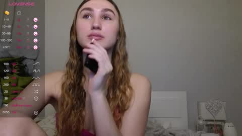 Snapshot of kellykeat chatting on November 24, 2:22 am Princess Kelly online show from November 24, 2:22 am