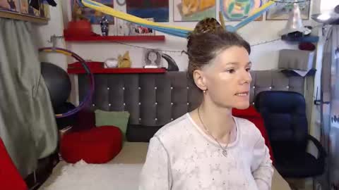 kelly online show from October 12, 12:48 pm