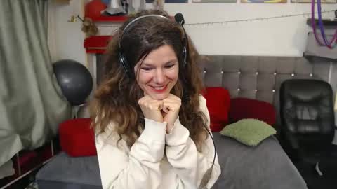 kelly online show from February 12, 12:05 am