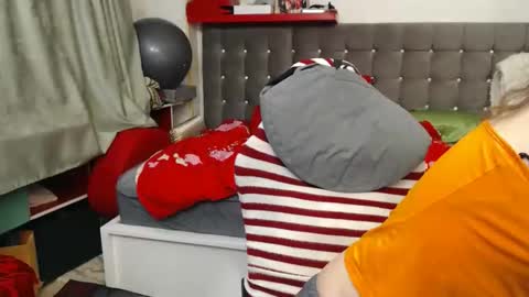 kelly online show from April 6, 7:26 pm