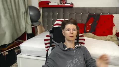 kelly online show from May 16, 1:13 am