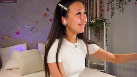 kellyy_bern online show from December 15, 12:59 am