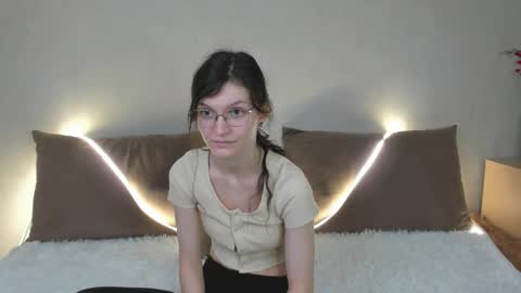 Kelsirabenold online show from March 17, 4:50 am