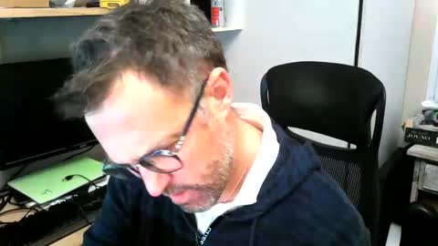 kelvin06133 online show from December 3, 9:34 pm