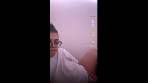 Snapshot of kelx0 chatting on January 27, 2:42 am kelx0 online show from January 27, 2:42 am