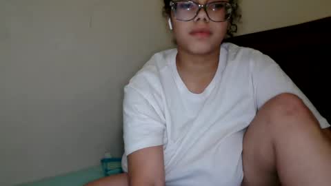 Snapshot of kelx0 chatting on March 3, 11:24 pm kelx0 online show from March 3, 11:24 pm