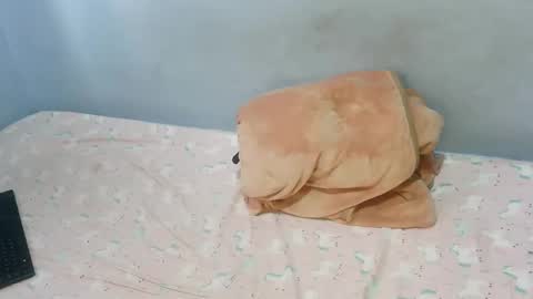 Snapshot of kem2000400282 chatting on March 2, 7:37 am kem2000400282 online show from March 2, 7:37 am