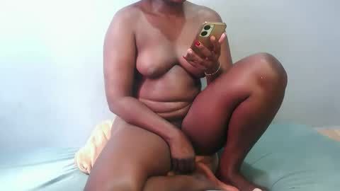 Snapshot of kem2000400282 chatting on March 3, 11:27 am kem2000400282 online show from March 3, 11:27 am