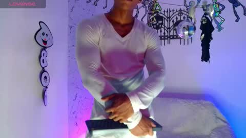 ken__owensx online show from October 23, 4:45 am