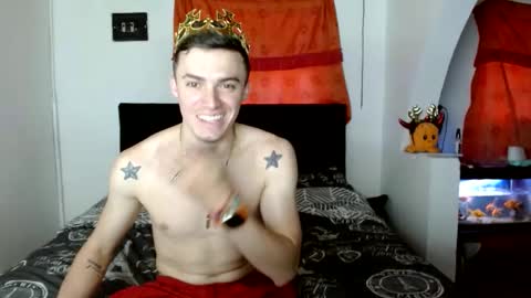 Snapshot of ken_bigcock77 chatting on October 10, 6:51 pm ken_bigcock77 online show from October 10, 6:51 pm