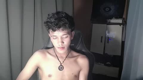 Snapshot of ken_bigcockxx chatting on October 21, 5:13 pm Ken online show from October 21, 5:13 pm