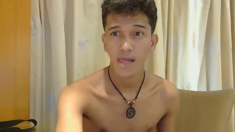 Snapshot of ken_bigcockxx chatting on November 30, 8:07 am Ken online show from November 30, 8:07 am