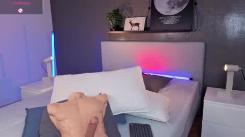 Snapshot of ken_boy_ chatting on October 26, 12:33 pm online show from October 26, 12:33 pm