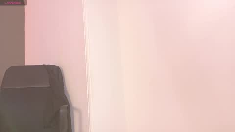 Snapshot of ken_boy_ chatting on November 3, 11:22 am online show from November 3, 11:22 am