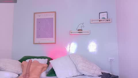 Snapshot of ken_boy_ chatting on November 6, 1:23 pm online show from November 6, 1:23 pm