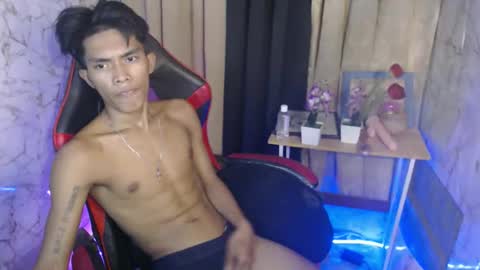 ken_minjun online show from February 4, 1:11 am