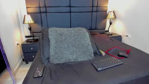 Ken Smith online show from December 7, 1:03 am