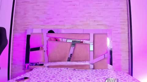 kendall online show from April 16, 11:44 am